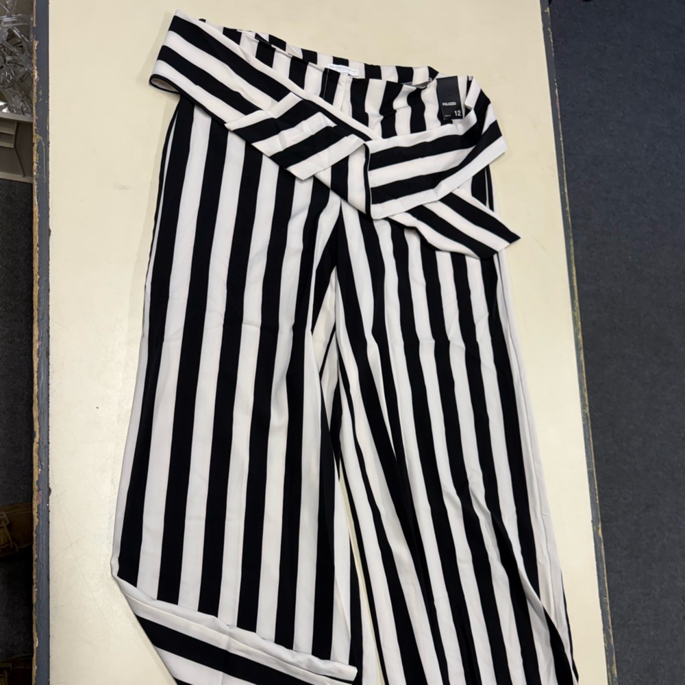 NY&Co palazzo pant
